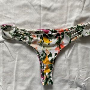 STONE FOX SWIM BOTTOMS